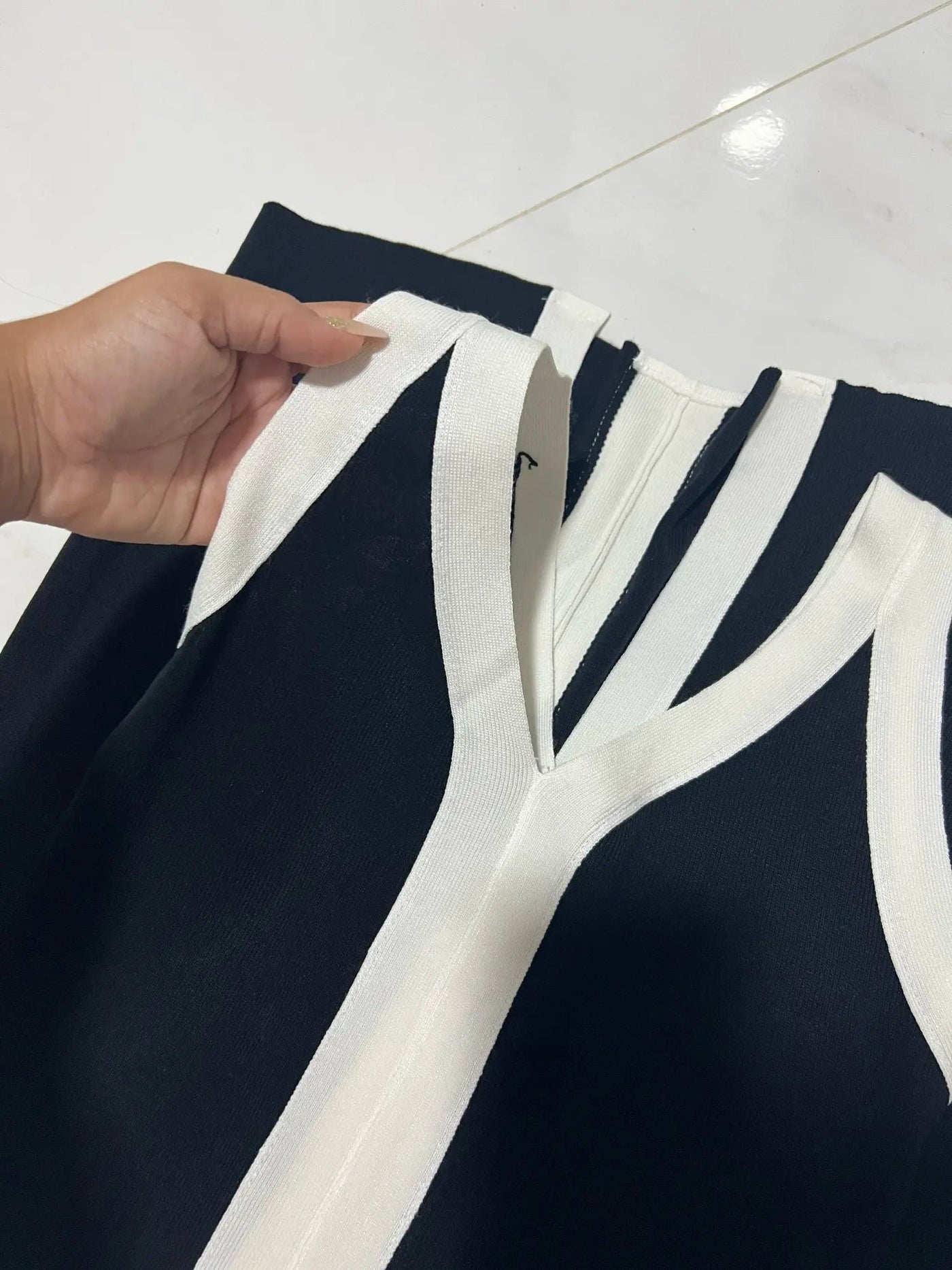Ivoire | Robe à décolleté en V