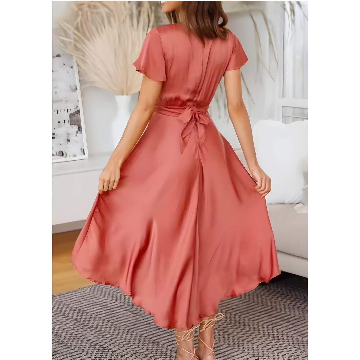 Elina™ | Robe midi avec détail de nœud