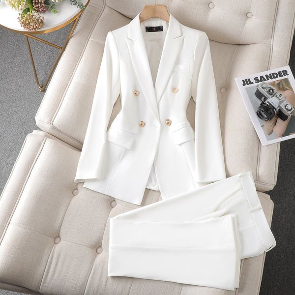 Casandra - Élégante Collection