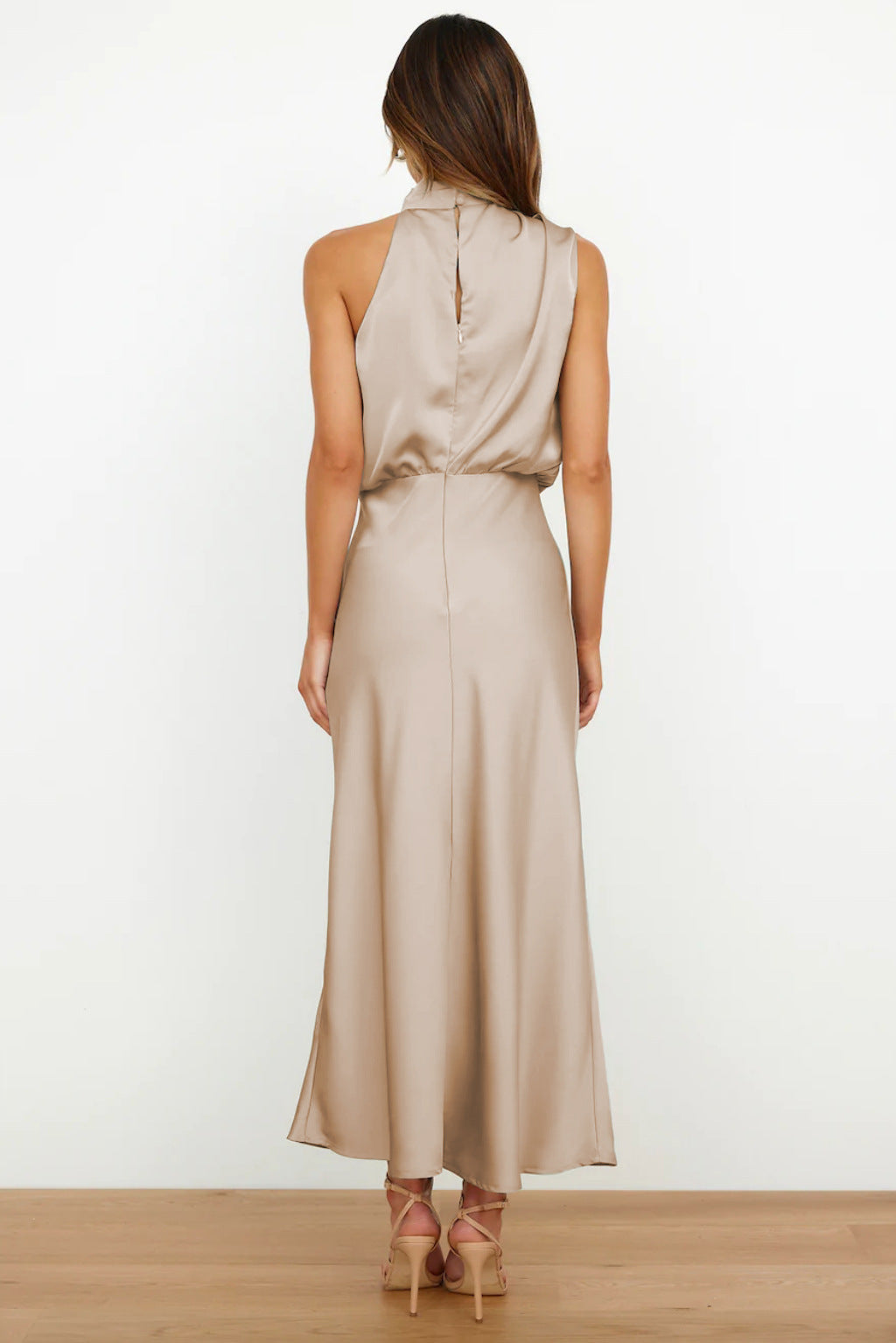 Helena™ | Robe Longue en Satin à Dos Nu