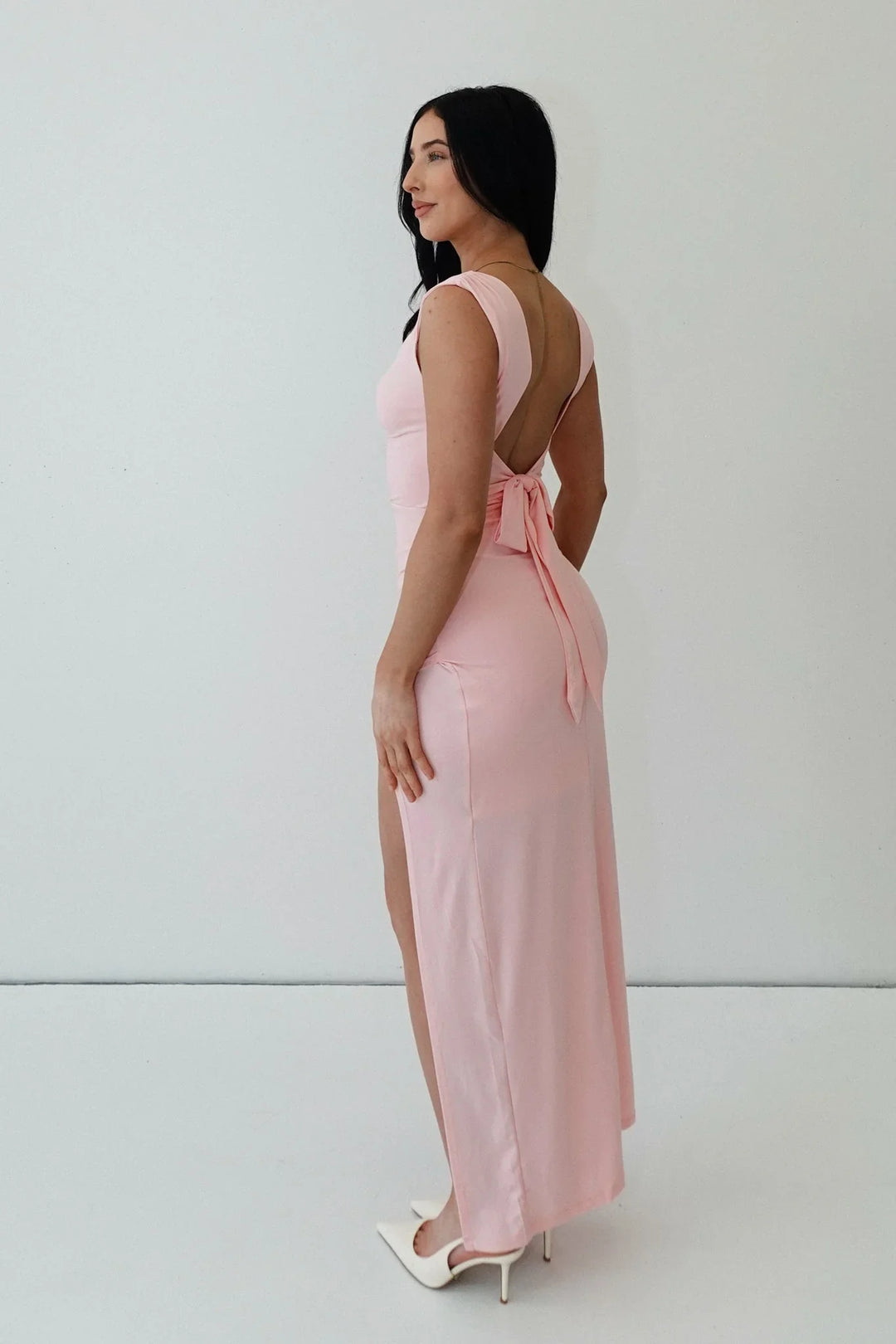 Claire™ | Robe moulante avec fente et drapés