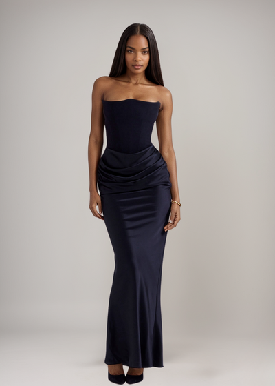 Madison™ | Robe en satin avec silhouette en sablier