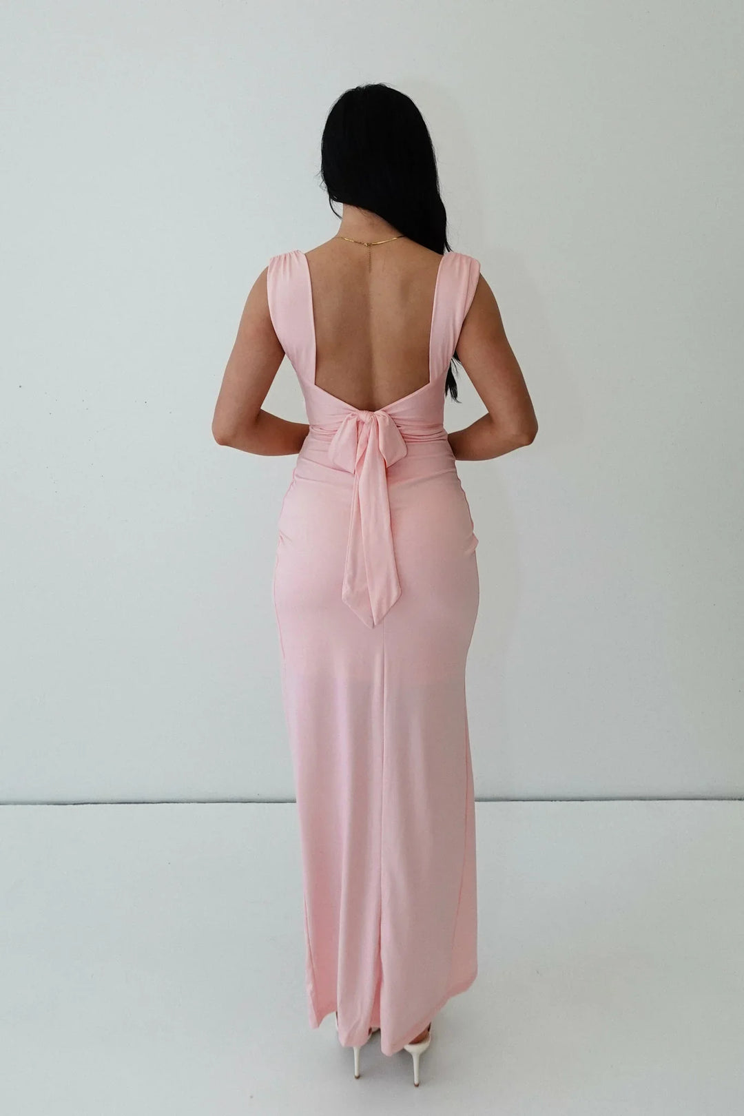 Claire™ | Robe moulante avec fente et drapés