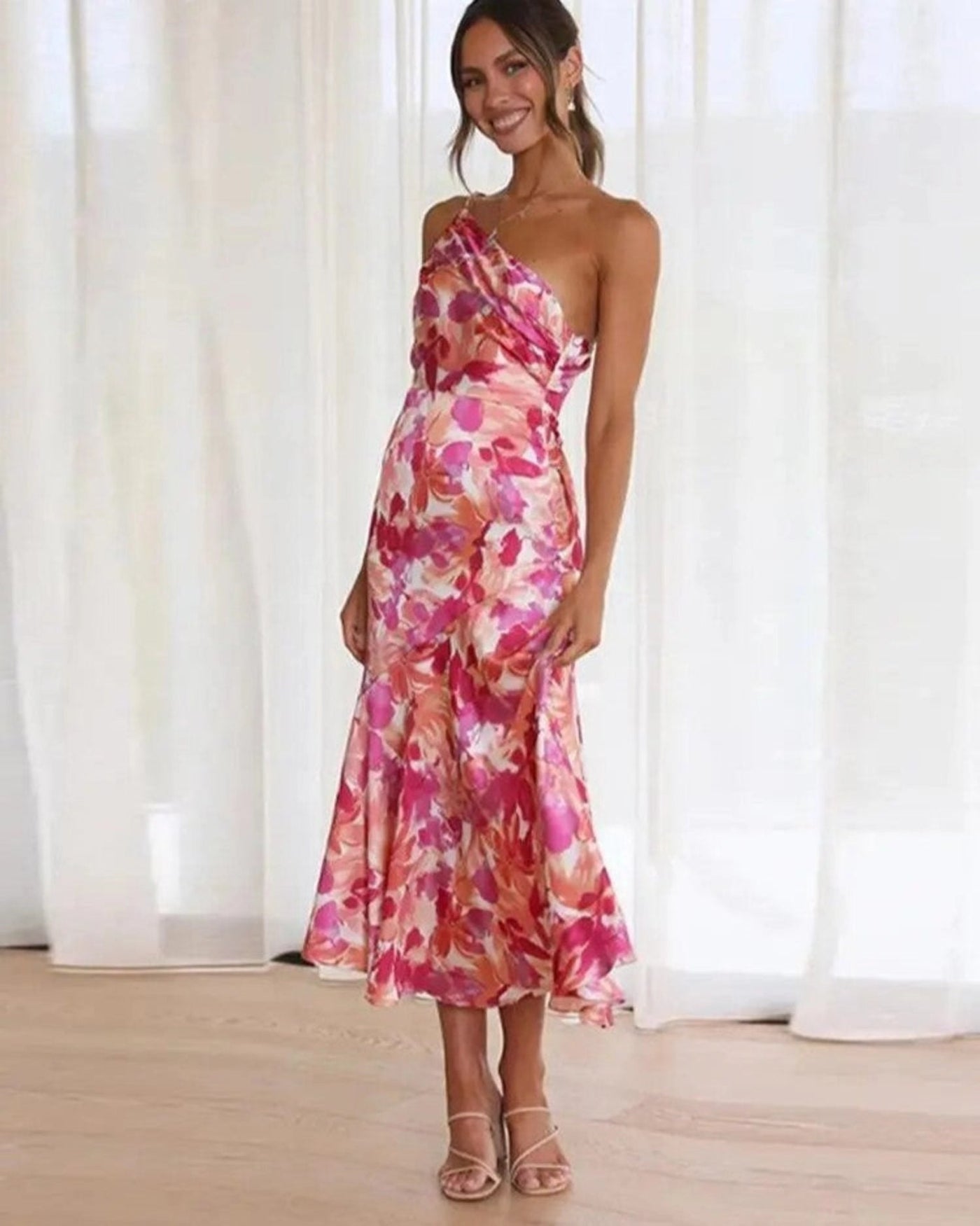 Viktoria™ | Robe maxi asymétrique à motif floral