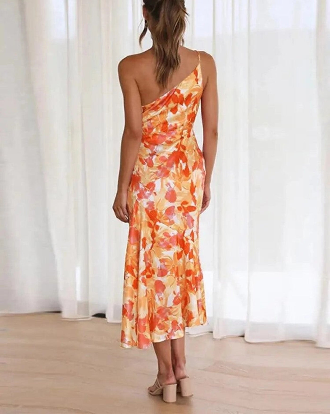 Viktoria™ | Robe maxi asymétrique à motif floral