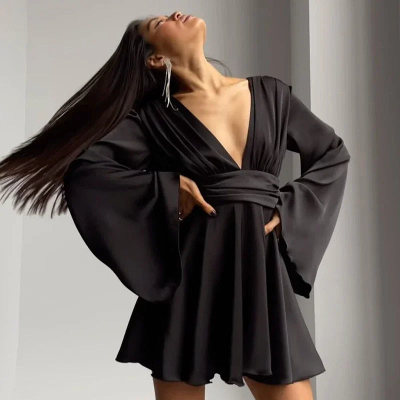 Darla™ | Robe en satin avec manches larges