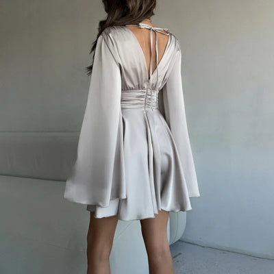 Darla™ | Robe en satin avec manches larges