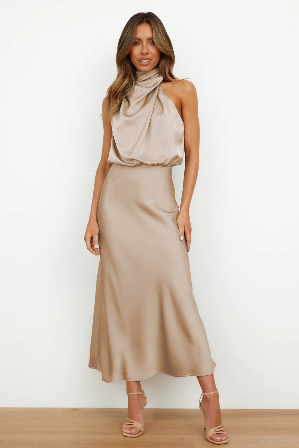 Helena™ | Robe Longue en Satin à Dos Nu