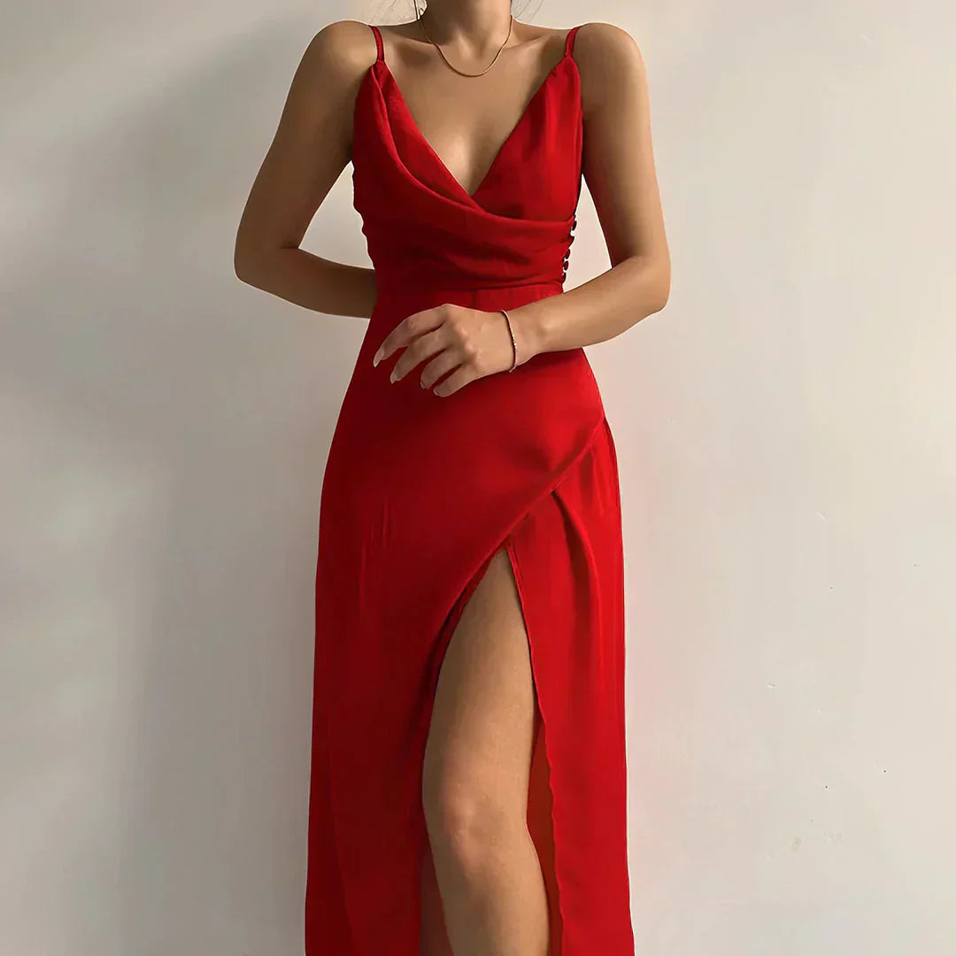 Mila™ | Robe en satin avec décolleté en cascade et fente