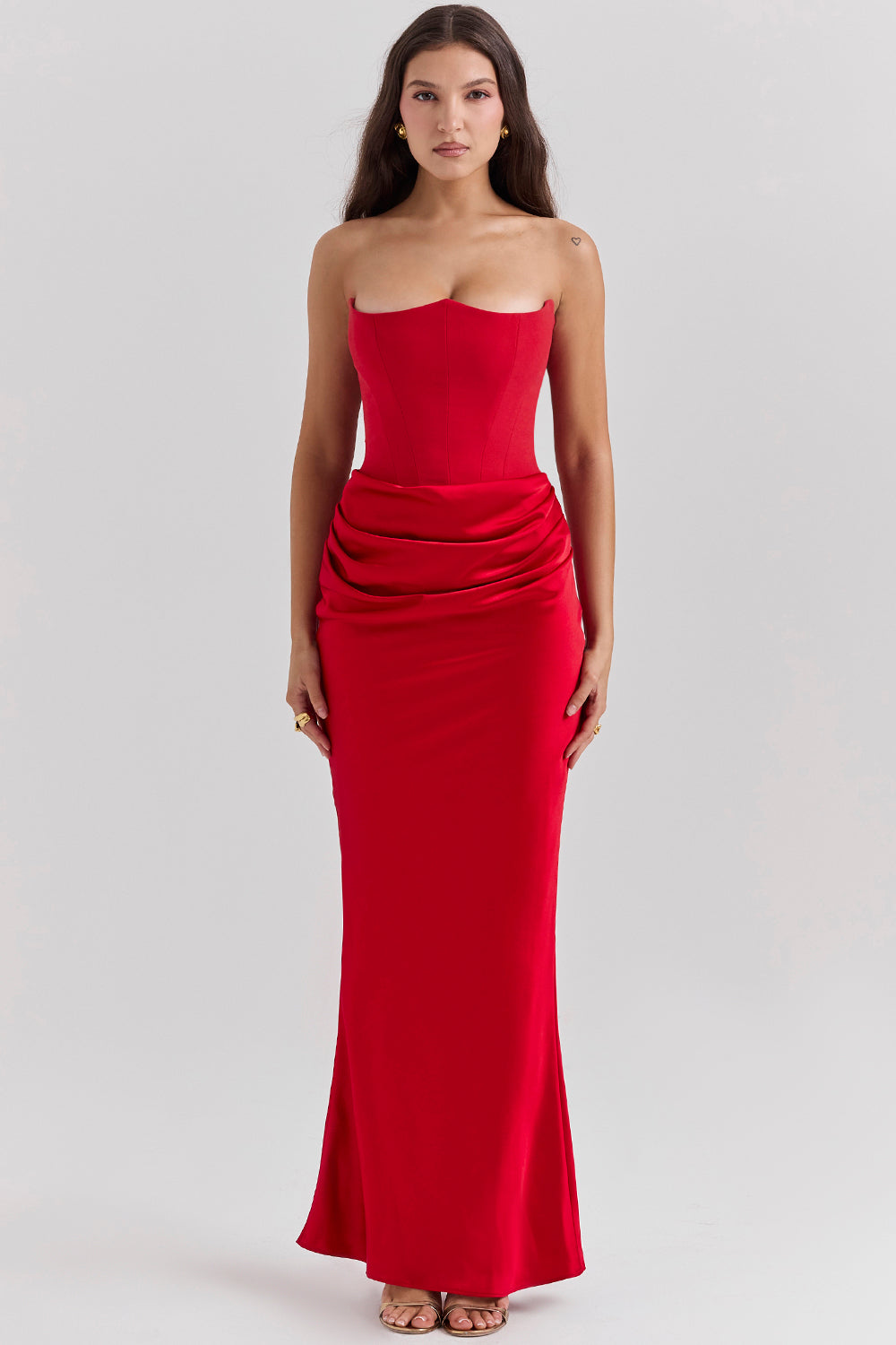 Madison™ | Robe en satin avec silhouette en sablier