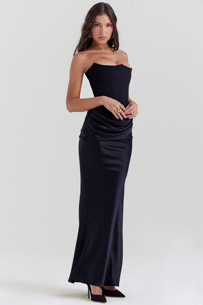 Madison™ | Robe en satin avec silhouette en sablier