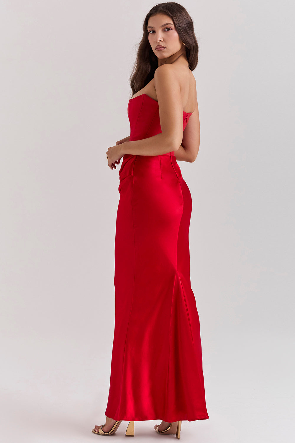 Madison™ | Robe en satin avec silhouette en sablier